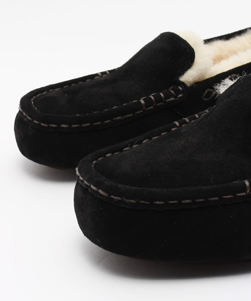 UGG（アグ）の「【UGG】アグアンスリー（モカシン/デッキシューズ・レディース・ブラック/グレー・6/7）」の6枚目の写真