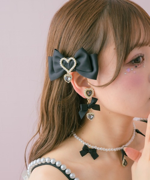 ROJITA(ロジータ)の「キラキラハートビジューイヤリング(イヤリング・レディース・ブラック/ピンク・FREE)」の4枚目の写真