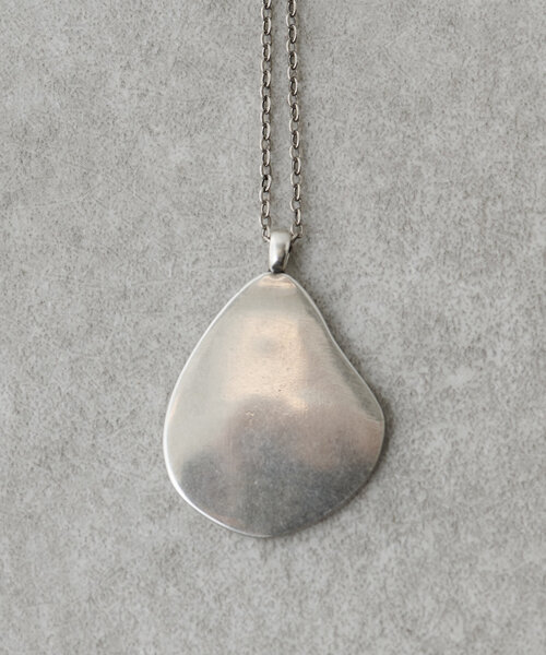 BEARDSLEY(ビアズリー)の「シルバーモチーフネックレス(ネックレス・レディース・シルバー・FREE)」の6枚目の写真