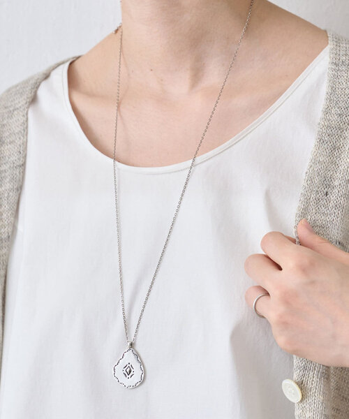 BEARDSLEY(ビアズリー)の「シルバーモチーフネックレス(ネックレス・レディース・シルバー・FREE)」の9枚目の写真