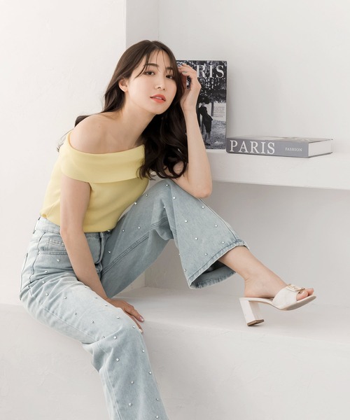 Julia Boutique（ジュリアブティック）の「ビジュー付きハイウエストデニムパンツ/24128（デニムパンツ・レディース・ライトブルー・S/M/L）」の6枚目の写真