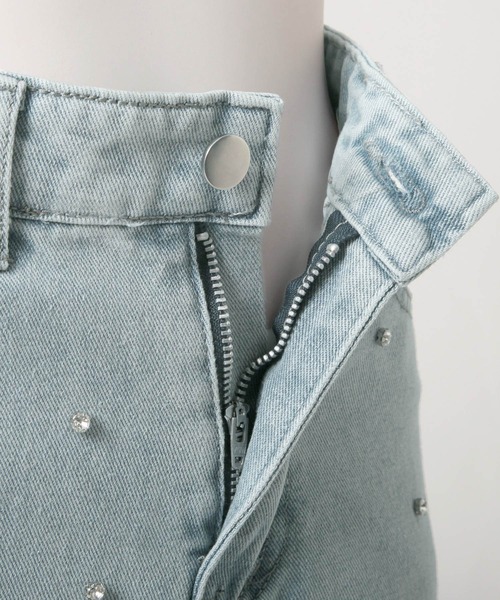 Julia Boutique（ジュリアブティック）の「ビジュー付きハイウエストデニムパンツ/24128（デニムパンツ・レディース・ライトブルー・S/M/L）」の16枚目の写真