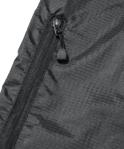 Kinetics（キネティクス）の「SAUNABOY × UMAMI SPICE COMPANY SP  GYM SACK（サウナボーイ × ウマミ スパイス カンパニー SP ジム サック）（バックパック/リュック・メンズ・オリーブ/ブラック・FREE）」の8枚目の写真