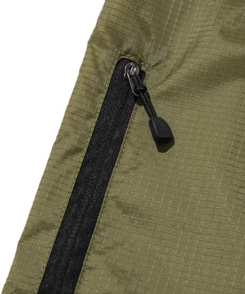 Kinetics（キネティクス）の「SAUNABOY × UMAMI SPICE COMPANY SP  GYM SACK（サウナボーイ × ウマミ スパイス カンパニー SP ジム サック）（バックパック/リュック・メンズ・オリーブ/ブラック・FREE）」の14枚目の写真