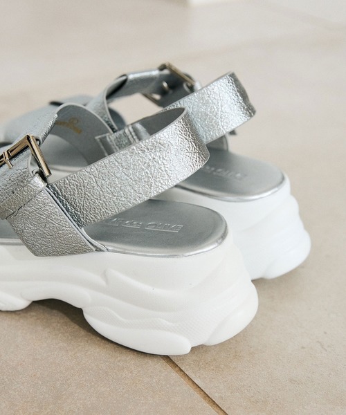OLIVE des OLIVE（オリーブデオリーブ）の「スニーカーソール太ベルトサンダル　1041130110（サンダル・レディース・アイボリー/ブラック/シルバー・LARGE/MEDIUM/SMALL）」の8枚目の写真