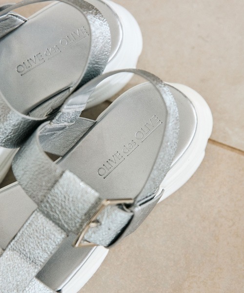 OLIVE des OLIVE（オリーブデオリーブ）の「スニーカーソール太ベルトサンダル　1041130110（サンダル・レディース・アイボリー/ブラック/シルバー・LARGE/MEDIUM/SMALL）」の10枚目の写真