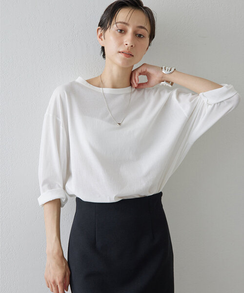 Whim Gazette(ウィムガゼット)の「【インフルエンサーコラボ】コットンプルオーバー(Tシャツ/カットソー・レディース・オフホワイト/チャコールグレー・FREE)」の1枚目の写真