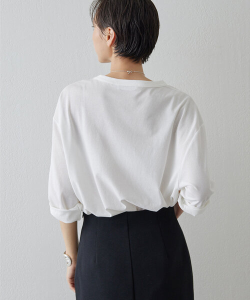 Whim Gazette(ウィムガゼット)の「【インフルエンサーコラボ】コットンプルオーバー(Tシャツ/カットソー・レディース・オフホワイト/チャコールグレー・FREE)」の16枚目の写真