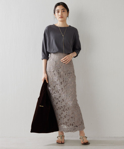 Whim Gazette(ウィムガゼット)の「【インフルエンサーコラボ】コットンプルオーバー(Tシャツ/カットソー・レディース・オフホワイト/チャコールグレー・FREE)」の3枚目の写真