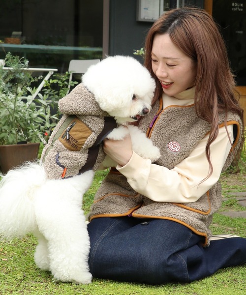 KRIFF MAYER Lady's Collection(クリフメイヤーレディースコレクション)の「ノーカラーシャギーボアベスト(ベスト・レディース・カーキ/ナチュラル/グレー/カラフル/チャコール/ベージュ/ダークブルー・MEDIUM/LARGE)」の2枚目の写真