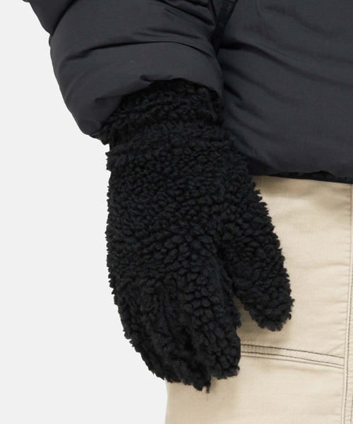 and wander（アンドワンダー）の「【Gramicci×and wander】JQ TAPE FLEECE GLOVE | JQテープフリースグローブ（手袋・メンズ・カモフラージュ/ライトグレー/ブラック・FREE）」の2枚目の写真