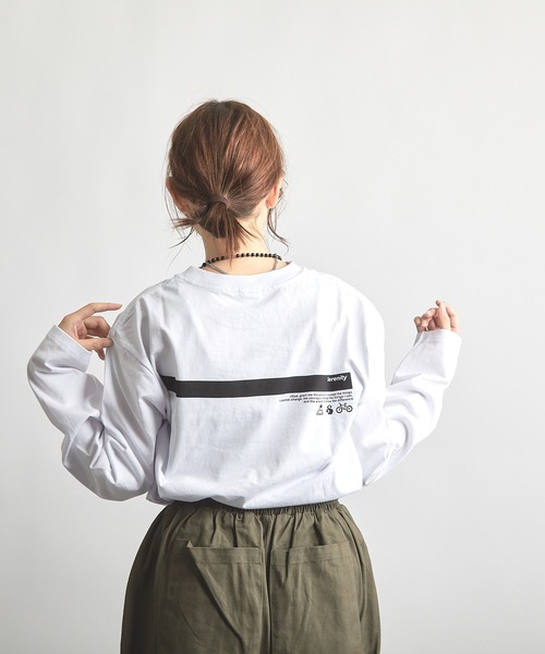 B'day（ビーデイ）の「ヘヴィウェイト天竺 プリント 長袖 クルーネック（Tシャツ/カットソー・レディース・ブラック/ホワイト/ベージュ・LARGE/MEDIUM）」の18枚目の写真