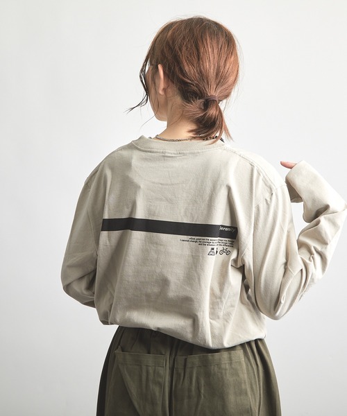 B'day（ビーデイ）の「ヘヴィウェイト天竺 プリント 長袖 クルーネック（Tシャツ/カットソー・レディース・ブラック/ホワイト/ベージュ・LARGE/MEDIUM）」の4枚目の写真