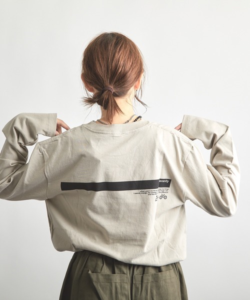 B'day（ビーデイ）の「ヘヴィウェイト天竺 プリント 長袖 クルーネック（Tシャツ/カットソー・レディース・ブラック/ホワイト/ベージュ・LARGE/MEDIUM）」の6枚目の写真