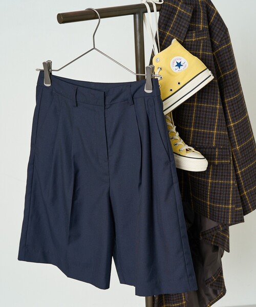 FREAK'S STORE(フリークスストア)の「限定展開 2タック ショート スラックス パンツ(スラックス・レディース・グレー/オフホワイト/ネイビー/ブラック・MEDIUM/SMALL)」の5枚目の写真
