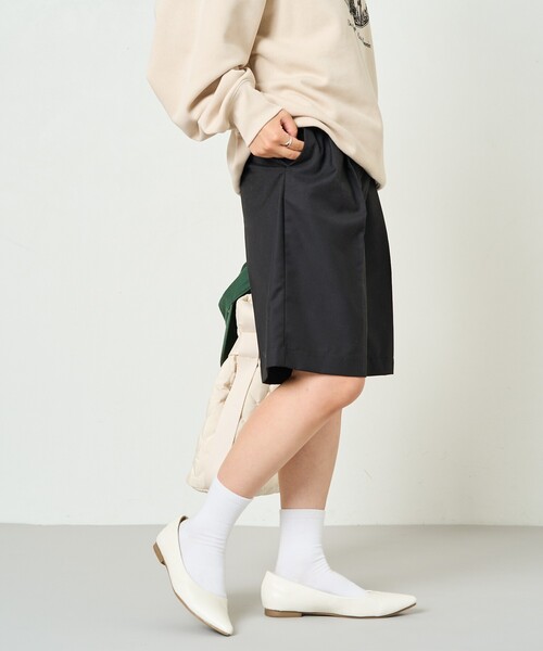 FREAK'S STORE(フリークスストア)の「限定展開 2タック ショート スラックス パンツ(スラックス・レディース・グレー/オフホワイト/ネイビー/ブラック・MEDIUM/SMALL)」の8枚目の写真