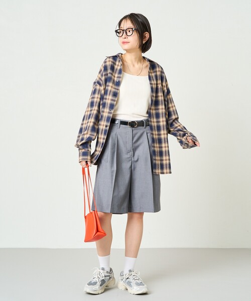 FREAK'S STORE(フリークスストア)の「限定展開 2タック ショート スラックス パンツ(スラックス・レディース・グレー/オフホワイト/ネイビー/ブラック・MEDIUM/SMALL)」の13枚目の写真