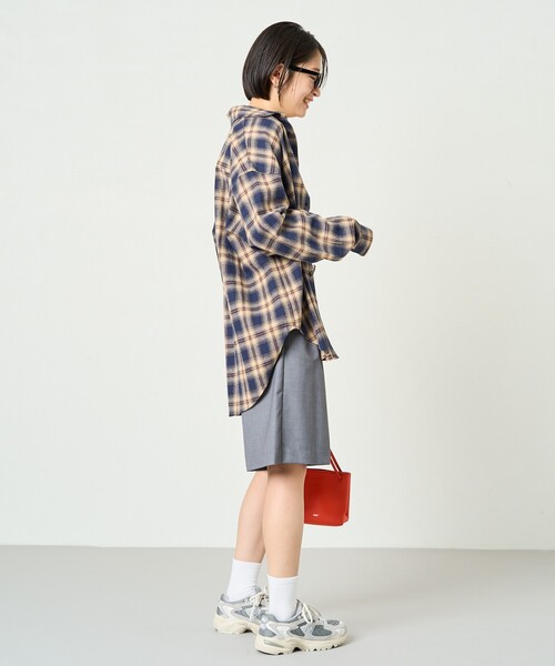FREAK'S STORE(フリークスストア)の「限定展開 2タック ショート スラックス パンツ(スラックス・レディース・グレー/オフホワイト/ネイビー/ブラック・MEDIUM/SMALL)」の15枚目の写真