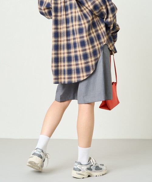 FREAK'S STORE(フリークスストア)の「限定展開 2タック ショート スラックス パンツ(スラックス・レディース・グレー/オフホワイト/ネイビー/ブラック・MEDIUM/SMALL)」の16枚目の写真