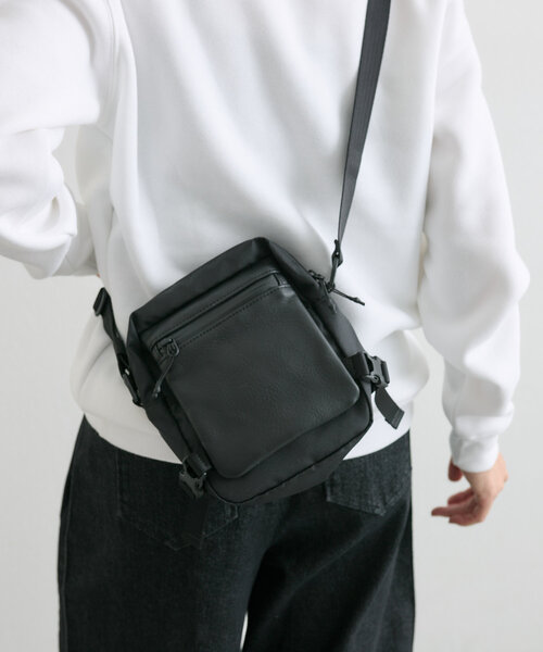 ear PAPILLONNER（イアパピヨネ）の「【BURLAPOUTFITTER×ear】《撥水