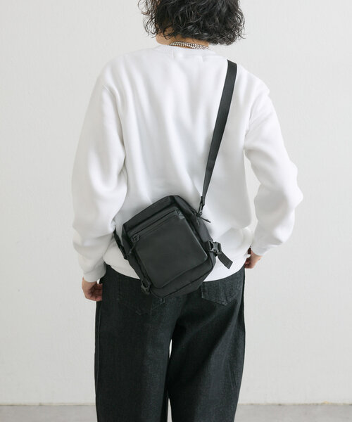 美品 ear PAPILLONNER BURLAPOUTFITTERxear BURLAPOUTFITTER×ear】約16リットルの大容量/撥水/ユニセックス/レザー