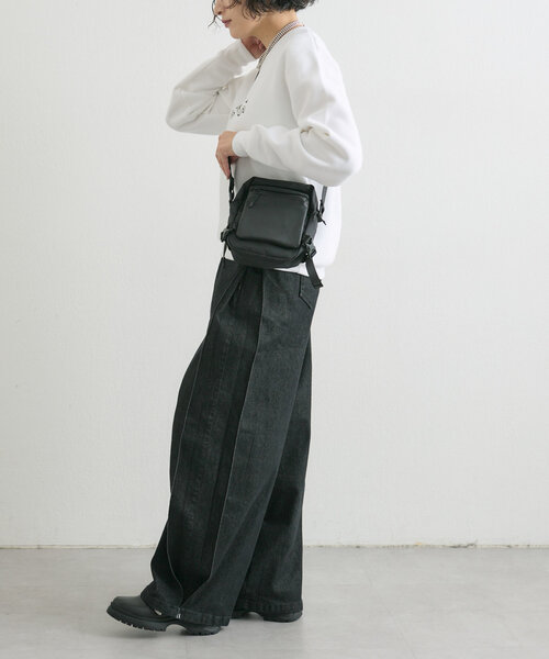 ear PAPILLONNER(イアパピヨネ)の「【BURLAPOUTFITTER×ear】《撥水/ユニセックス》レザーコンビライトミニショルダーバッグ(ショルダーバッグ・レディース・ブラウン系その他/ブラック・FREE)」の7枚目の写真