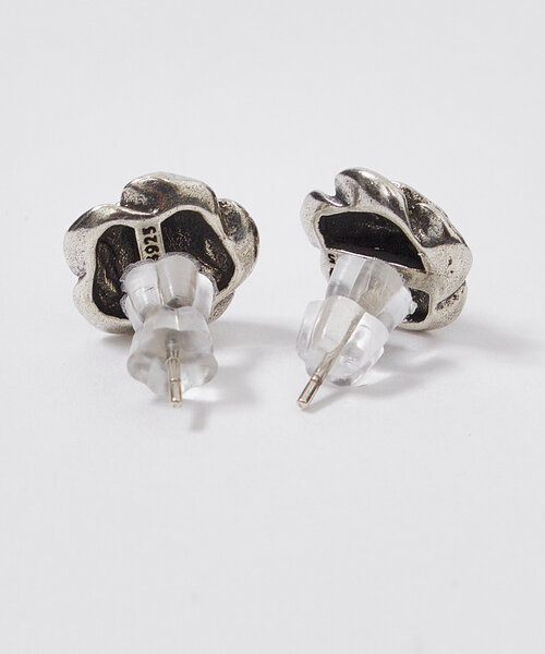 WHO'S WHO gallery（フーズフーギャラリー）の「バラピアス（ピアス（両耳用）・レディース・シルバー・FREE）」の3枚目の写真