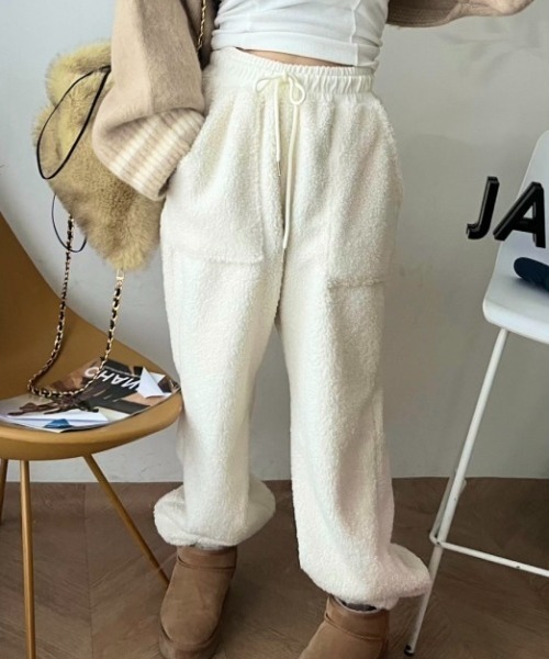 ボリュームフリースボアパンツ（その他パンツ）｜Vipoa（ヴィポア）の