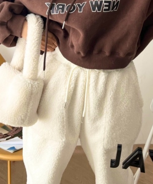 ボリュームフリースボアパンツ（その他パンツ）｜Vipoa（ヴィポア）の