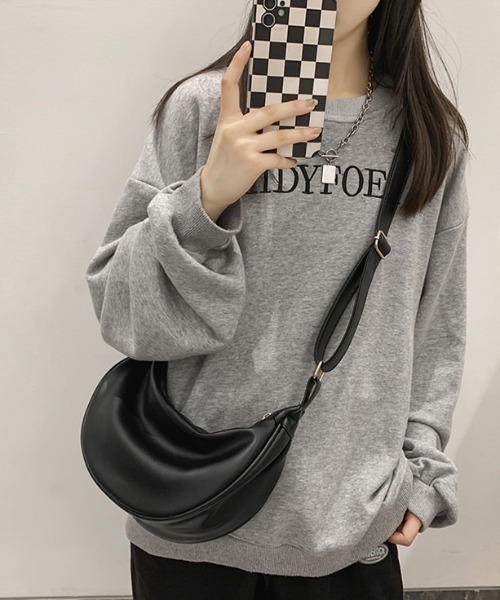 link lot（リンクロット）の「【新色追加】【男女兼用】ハーフムーン ワンショルダーバッグ PU素材 ナイロン素材（ショルダーバッグ・メンズ・ブラック/ブラウン/ベージュ/カーキ/アイボリー・F）」の22枚目の写真