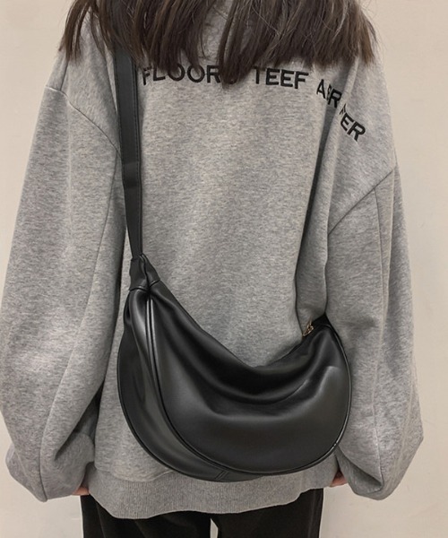 link lot（リンクロット）の「【新色追加】【男女兼用】ハーフムーン ワンショルダーバッグ PU素材 ナイロン素材（ショルダーバッグ・メンズ・ブラック/ブラウン/ベージュ/カーキ/アイボリー・F）」の14枚目の写真