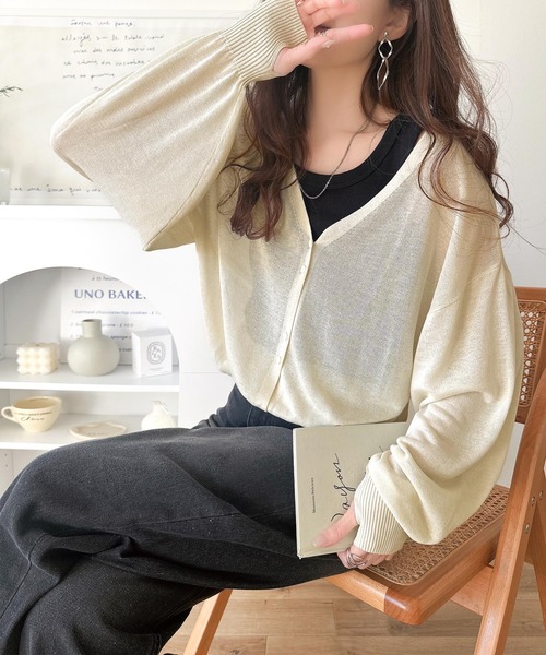 classicalelf（クラシカルエルフ）の「【羽織り/持ち運び便利！】シアーパフスリーブサムホールVネックニットカーディガン（長袖）（カーディガン/ボレロ・レディース・ライトブルー/アイボリー/グレイッシュベージュ/ブラック・X-LARGE/SMALL/MEDIUM/LARGE）」の14枚目の写真