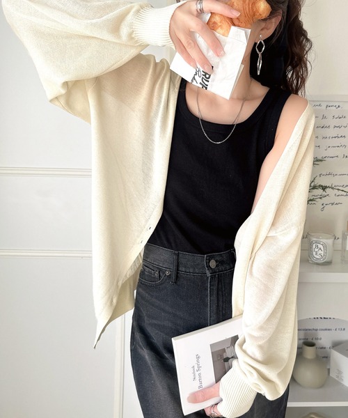 classicalelf（クラシカルエルフ）の「【羽織り/持ち運び便利！】シアーパフスリーブサムホールVネックニットカーディガン（長袖）（カーディガン/ボレロ・レディース・ライトブルー/アイボリー/グレイッシュベージュ/ブラック・X-LARGE/SMALL/MEDIUM/LARGE）」の16枚目の写真