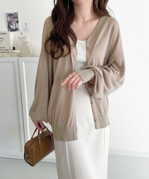 classicalelf（クラシカルエルフ）の「【羽織り/持ち運び便利！】シアーパフスリーブサムホールVネックニットカーディガン（長袖）（カーディガン/ボレロ・レディース・ライトブルー/アイボリー/グレイッシュベージュ/ブラック・X-LARGE/SMALL/MEDIUM/LARGE）」の8枚目の写真