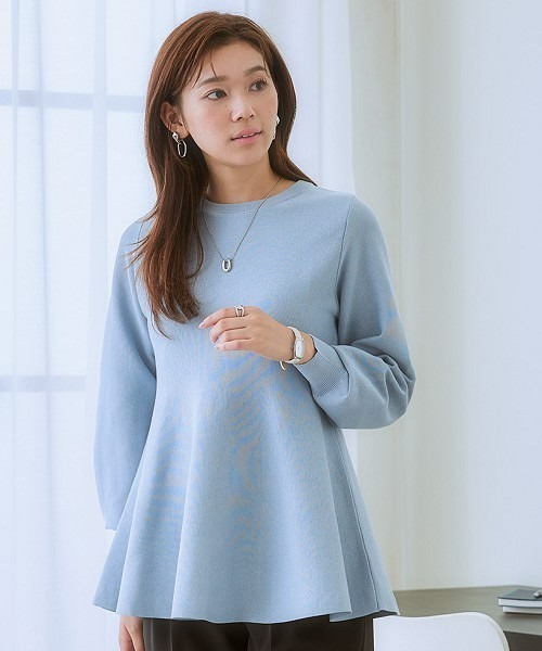 7days Life Styling(セブンデイズライフスタイリング)の「ペプラムパフスリーブニット(乾燥機OK・ウォッシャブル・静電防止・毛玉になりにくい・UVカット)<大きいサイズ有>(ニット/セーター・レディース・サックスブルー/ラベンダー/ネイビー/グリーン・4L/3L/LL/L/M/S/6L/5L)」の3枚目の写真