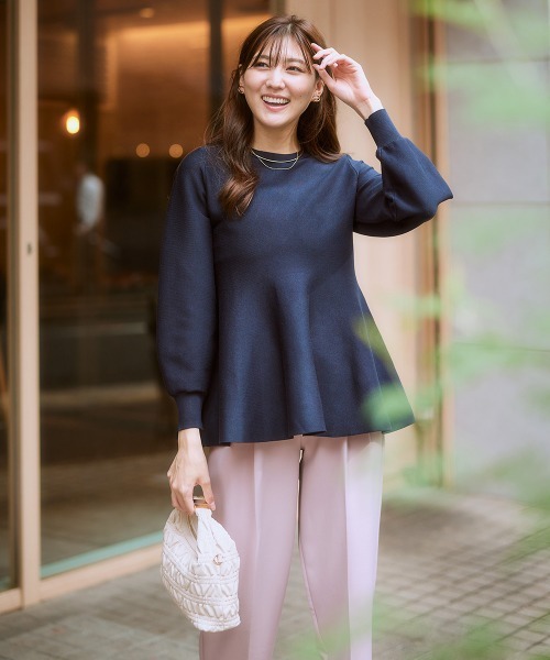 7days Life Styling(セブンデイズライフスタイリング)の「ペプラムパフスリーブニット(乾燥機OK・ウォッシャブル・静電防止・毛玉になりにくい・UVカット)<大きいサイズ有>(ニット/セーター・レディース・サックスブルー/ラベンダー/ネイビー/グリーン・4L/3L/LL/L/M/S/6L/5L)」の10枚目の写真