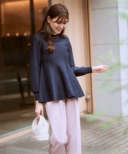 7days Life Styling(セブンデイズライフスタイリング)の「ペプラムパフスリーブニット(乾燥機OK・ウォッシャブル・静電防止・毛玉になりにくい・UVカット)<大きいサイズ有>(ニット/セーター・レディース・サックスブルー/ラベンダー/ネイビー/グリーン・4L/3L/LL/L/M/S/6L/5L)」の11枚目の写真