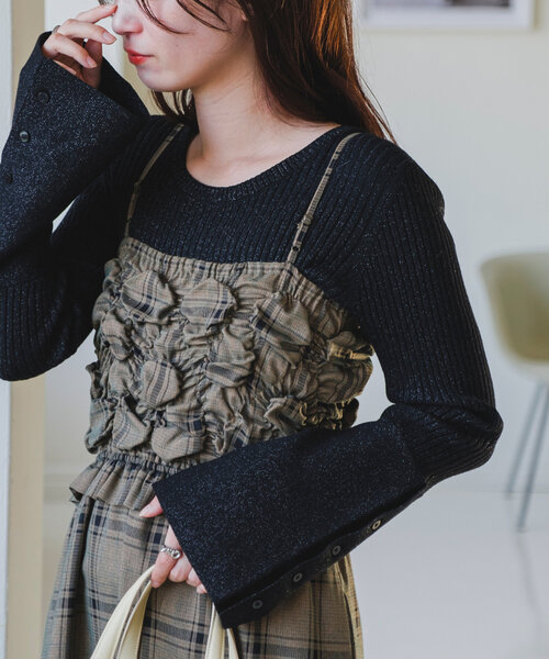 Kastane（カスタネ）の「*ラメリブ袖フレアニット（ニット/セーター・レディース・アイボリー/ブラック/ベージュ・FREE）」の3枚目の写真