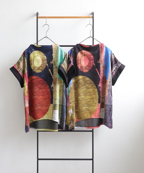 antiqua(アンティカ)の「モダンアートトップス(Tシャツ/カットソー・レディース・ブラック系その他/ブルー系その他・ONESIZE)」の12枚目の写真