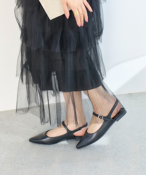 noyau(ノヤウ)の「ポインテッドトゥバックベルトパンプス(パンプス・レディース・グレイッシュベージュ/ブラック/シルバー/イエロー・S/M/L/LL)」の11枚目の写真