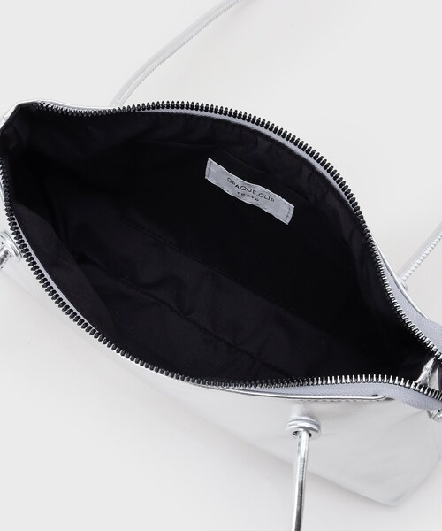 OPAQUE.CLIP(オペークドットクリップ)の「オイル調合皮ワイドデザインバッグ(ショルダーバッグ・レディース・ブラック/シルバー・00)」の10枚目の写真