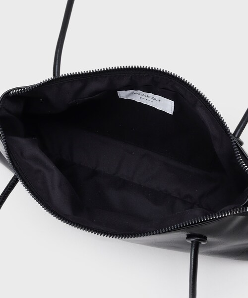 OPAQUE.CLIP(オペークドットクリップ)の「オイル調合皮ワイドデザインバッグ(ショルダーバッグ・レディース・ブラック/シルバー・00)」の11枚目の写真