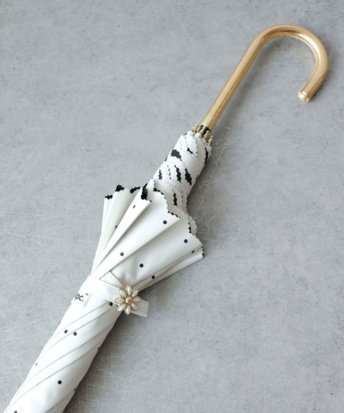 Three Four Time（ｽﾘｰﾌｫｰﾀｲﾑ）の「【Wpc.】DOT FLOWER PINT晴雨兼用長傘　　　＠（長傘・レディース・ブラック/オフホワイト・FREE）」の2枚目の写真