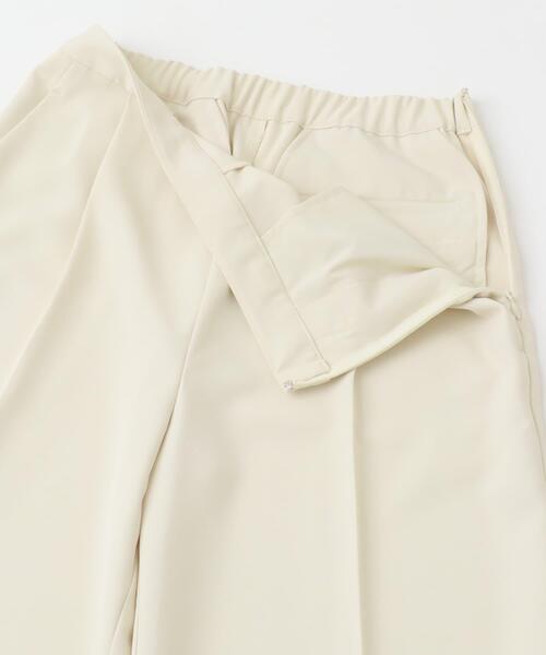 URBAN RESEARCH ROSSO WOMEN（アーバンリサーチ　ロッソ）の「『WEB/一部店舗限定』『撥水』センタープレスイージーパンツ（その他パンツ・レディース・オフホワイト/ブラック・38/36）」の11枚目の写真