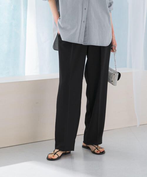 URBAN RESEARCH ROSSO WOMEN（アーバンリサーチ　ロッソ）の「『WEB/一部店舗限定』『撥水』センタープレスイージーパンツ（その他パンツ・レディース・オフホワイト/ブラック・38/36）」の15枚目の写真