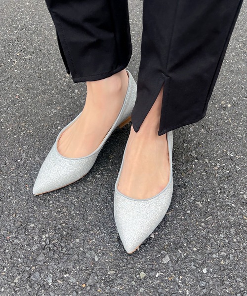 SITTE(シッテ)の「【SITTE】ポインテッドフラットシューズ(パンプス・レディース・ゴールド/シルバー・23.0cm/23.5cm/24.0cm/24.5cm/22.5cm)」の1枚目の写真