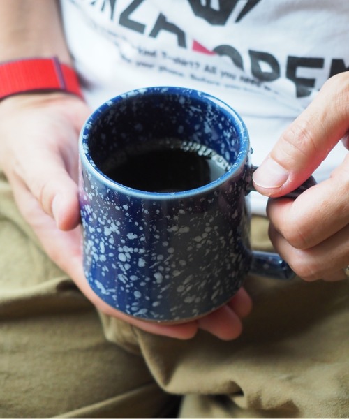 TIMELESS COMFORT（タイムレスコンフォート）の「CHIPS（チップス）CHIPS mug（グラス/マグカップ/タンブラー・レディース・ホワイト×ブルー/ブラック/ホワイト/ネイビー・ONE SIZE）」の4枚目の写真