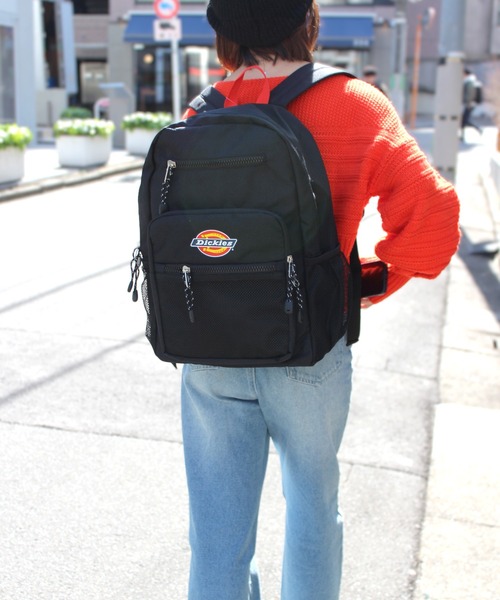 Dickies（ディッキーズ）の「【Dickies】ディッキーズ CLASSIC SQUARE POCKET BACK PACK クラシック スクエア ポケット バックパック 14846700（バックパック/リュック・レディース・ブラック×レッド/ブラック・FREE）」の3枚目の写真