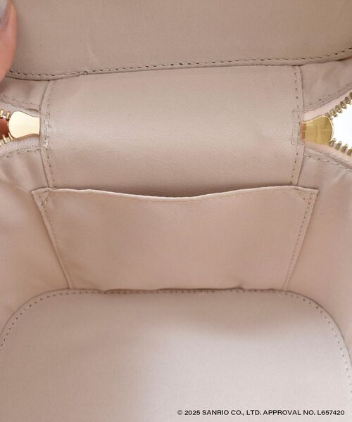 MAJESTIC LEGON（マジェスティックレゴン）の「ハローキティ キルティングバニティ（ショルダーバッグ・レディース・アイボリー・FREE）」の21枚目の写真