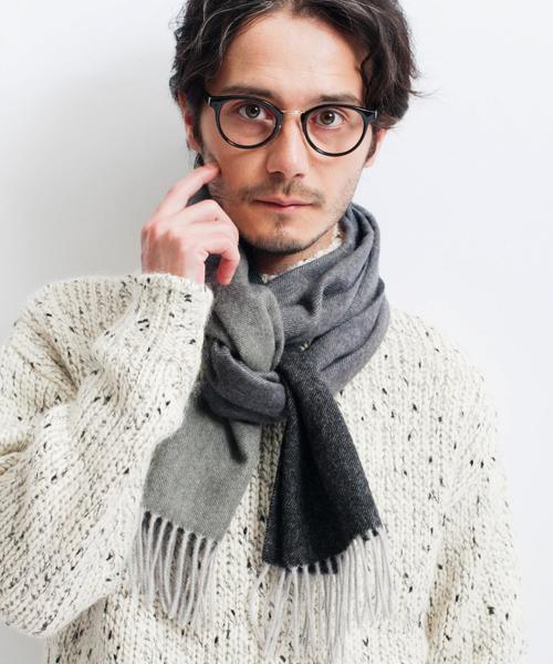 green label relaxing(グリーンレーベルリラクシング)の「II W GRADATION SLD マフラー◆(マフラー・メンズ・ダークグレー/ワインレッド/ネイビー・フリー)」の2枚目の写真